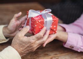 The History of Birthday Gifts: From Ancient Offerings to Modern Presents